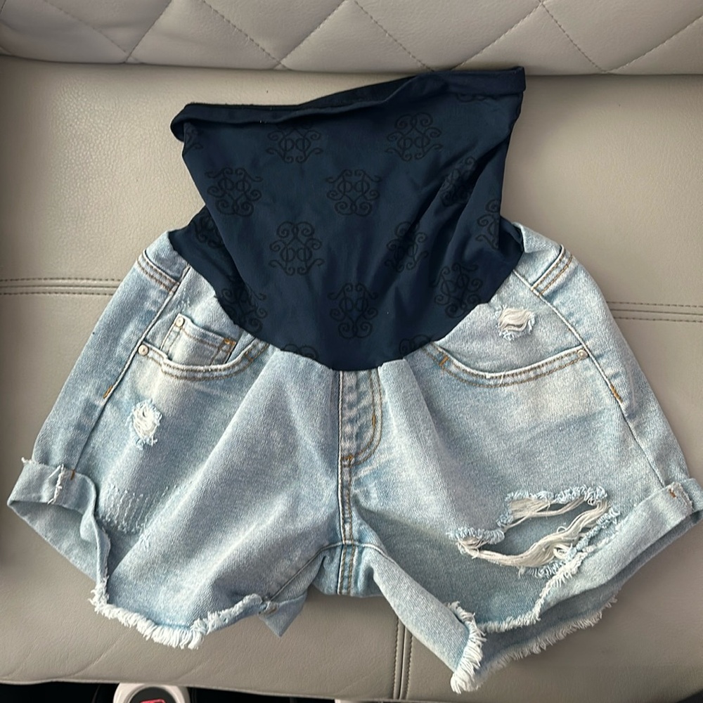 Jessica Simpson maternity shorts size s  mint condition